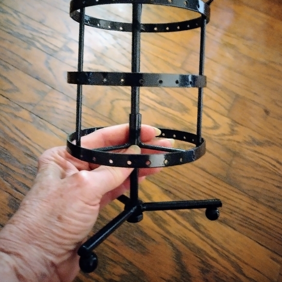 Rotating Earring Display Stand - Picture 5 of 6